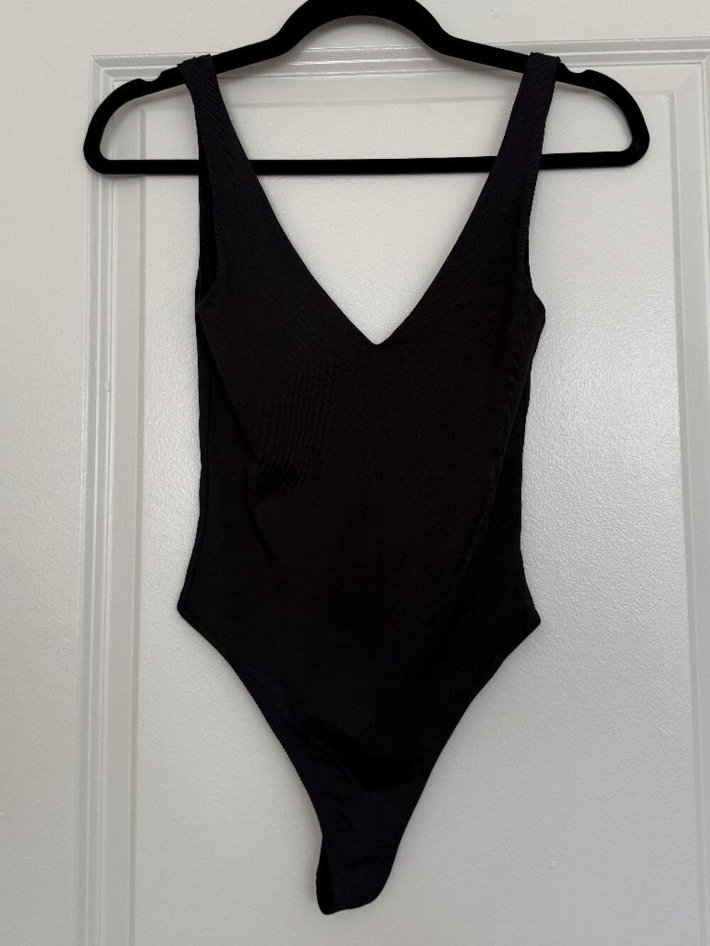 House of Harlow 1960 Black Plunging V-Neck Sleeveless Bodysuit Size XS